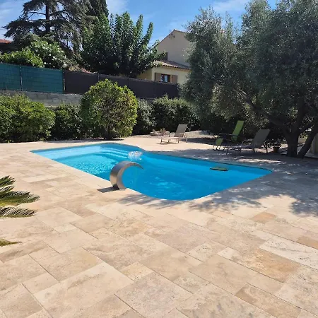Rez-de Jardin Avec Piscine